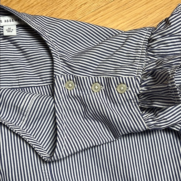 White and Blue Ruffled Long Sleeve Blouse - Picture 4 of 10